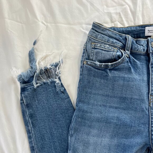 Special A Medium Wash High Waist Fringe Hem Skinny Leg Jeans | Size 3/25 - Picture 3 of 10